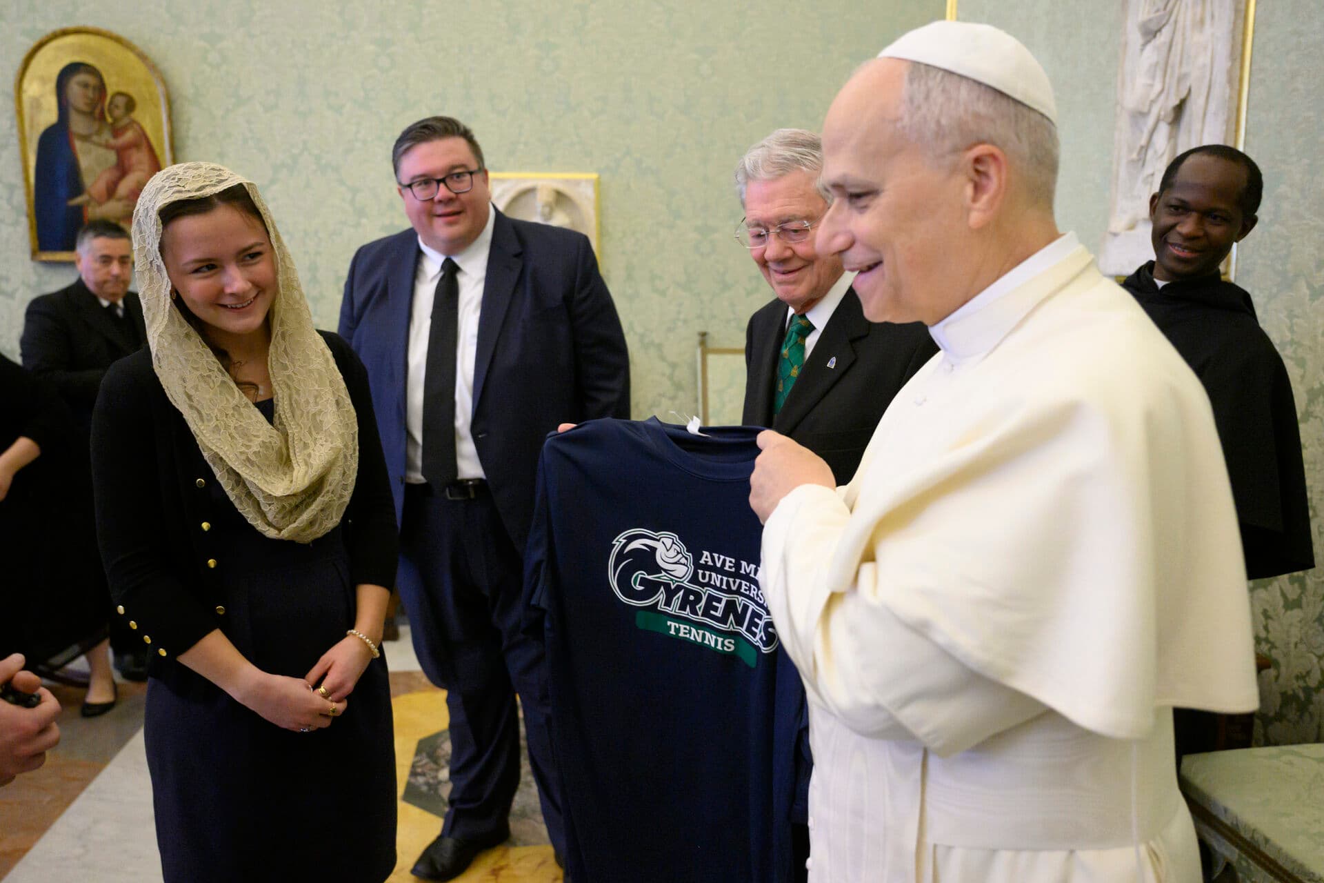 Delegation members with the Holy Father