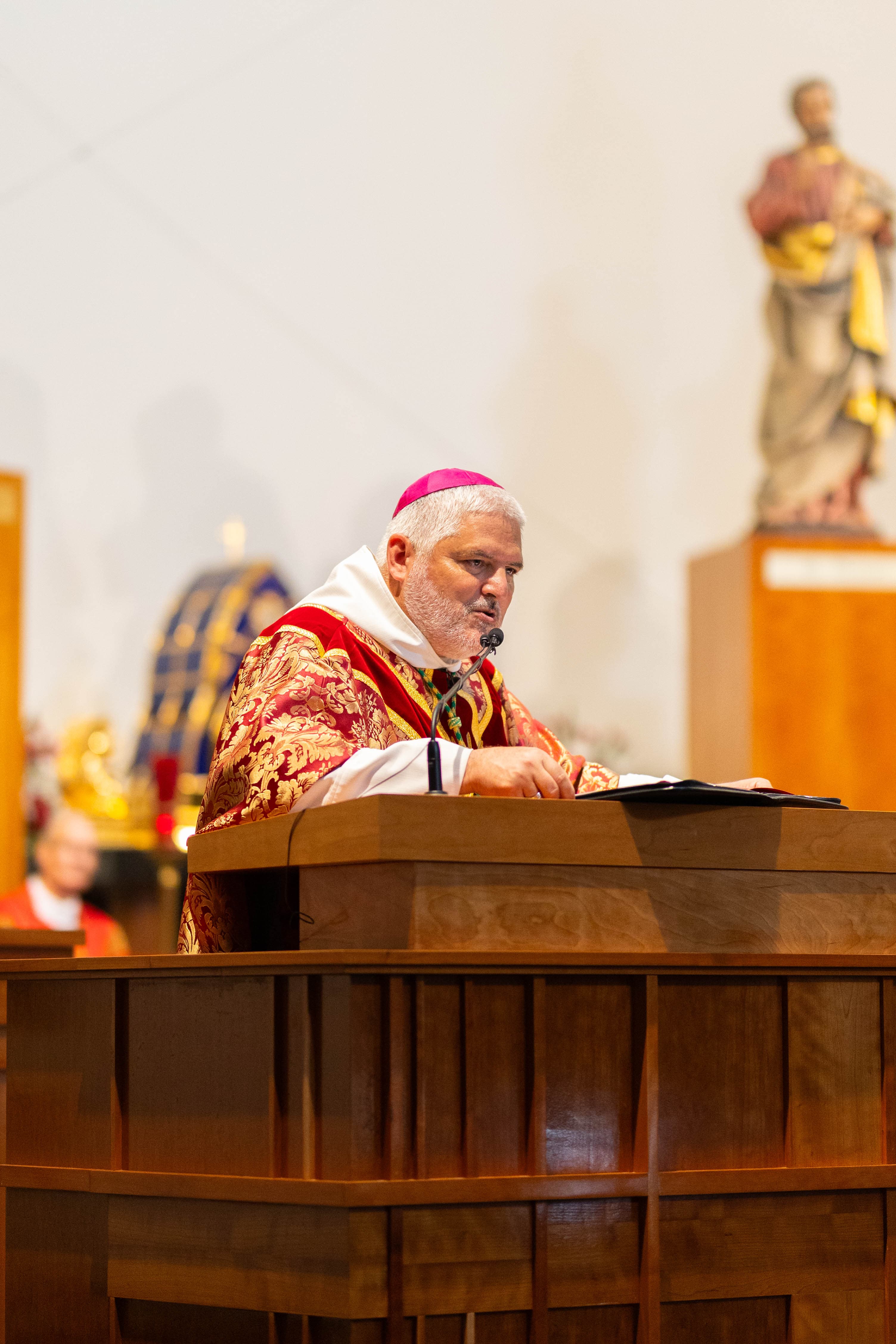 Bishop Agüero Celebrates Opening Mass