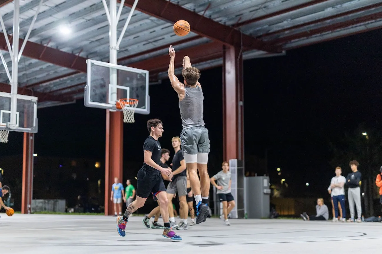 Basketball intramural